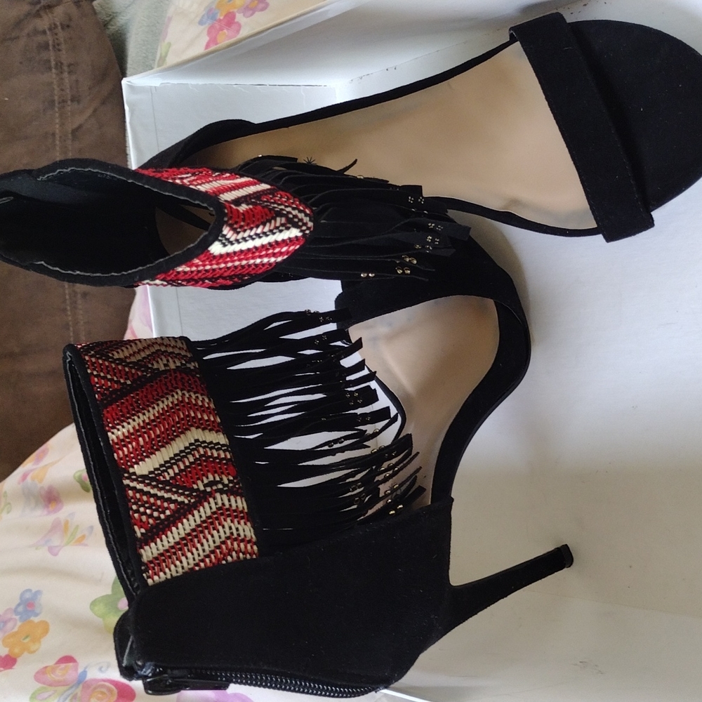 Heels - Picture 3 of 5